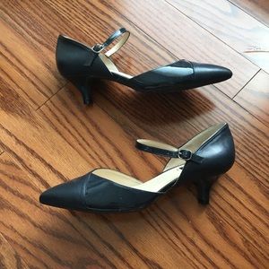 Vintage Navy Pointed Kitten Heels